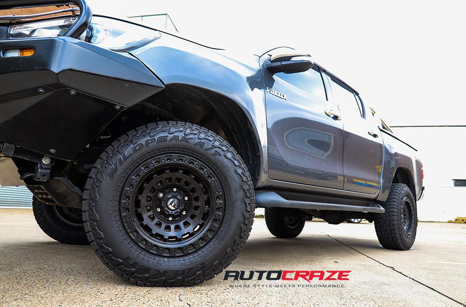 TOYOTA HILUX N80 4WD ZEPHYR MATTE BLACK